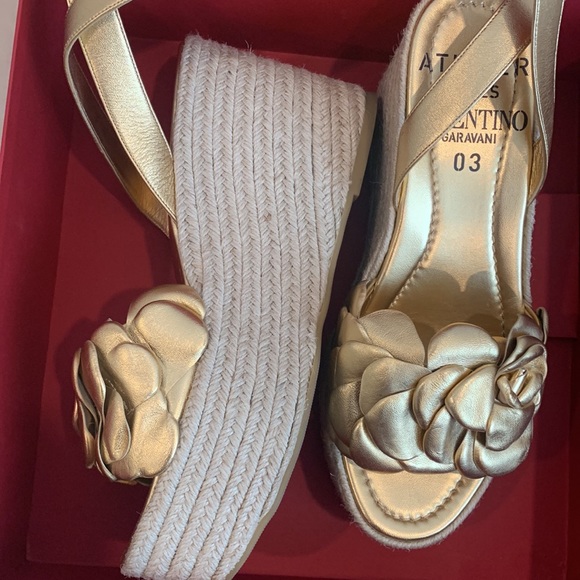 Gold rose wedge by Valentino - Picture 4 of 6